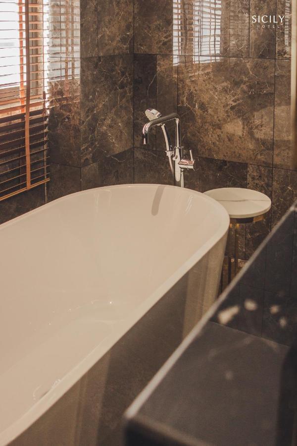 Sicily Hotel Фукуок Екстер'єр фото